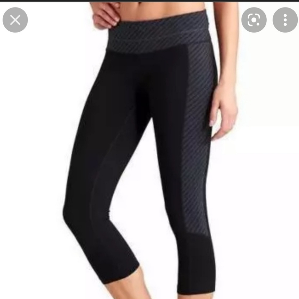 Athleta Black Gray Zippy Balance Crop Leggings
